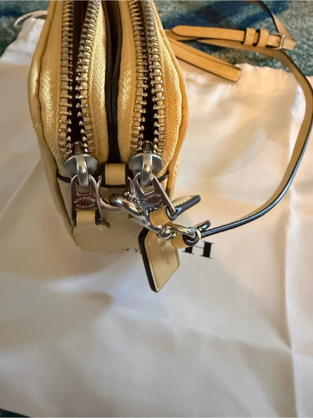 Coach Quilted Leather Camera Bag- Yellow, 💯 Authentic Excellent Condition